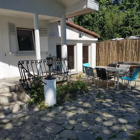 Σπίτι διακοπών Mon Desir 1 *